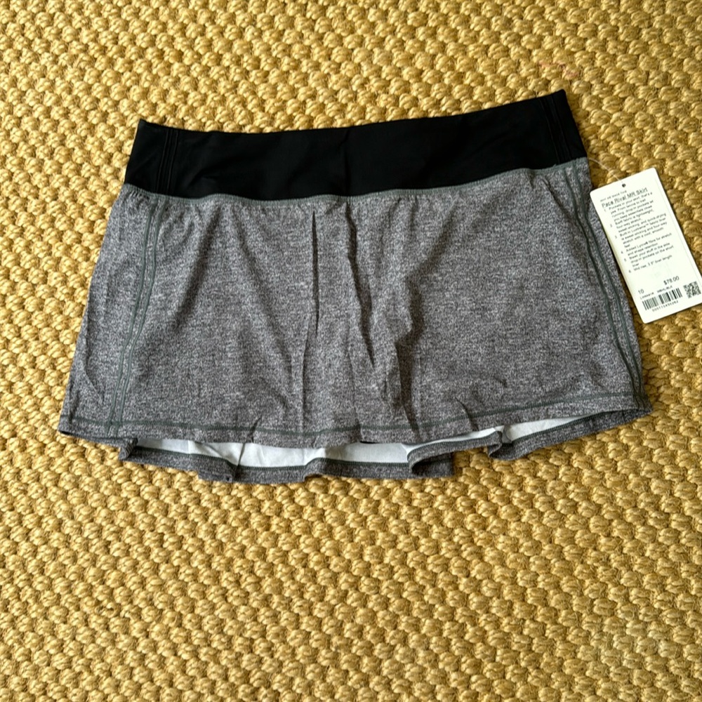 NWT lululemon Pace Rival MR Skirt gray and black - size 10